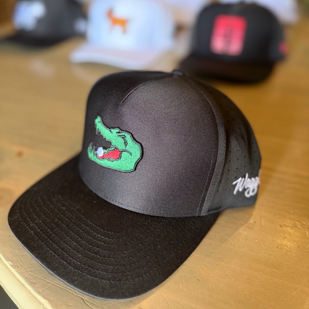 Waggle Chubs Golf Hat Black with Alligator Golf Ball Embroidery One Size NWT